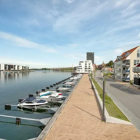Feriehus Luxury Center Harbour 2 Bedroom *