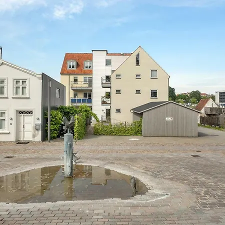 Luxury Center Harbour 2 Bedroom Feriehus