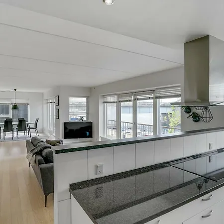 Feriehus Luxury Center Harbour 2 Bedroom *