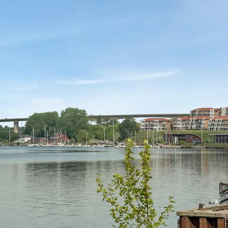 Luxury Center Harbour 2 Bedroom Feriehus