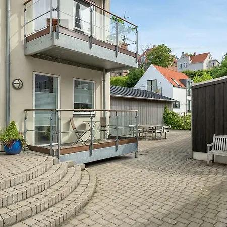 Luxury Center Harbour 2 Bedroom *